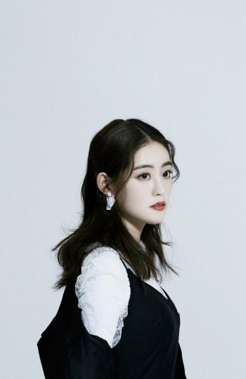 中国内地黑龙江齐齐哈尔女演员祝绪丹性感写真桌面壁纸第2张