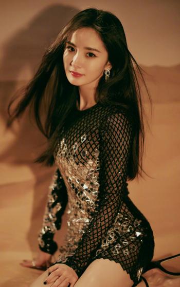 中国内地北京影视女演员杨幂嘉人杂志写真图片桌面壁纸第2张