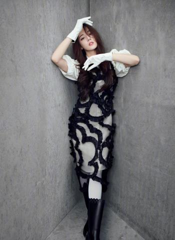 新疆乌鲁木齐美女演员迪丽热巴性感迷人写真桌面壁纸第0张