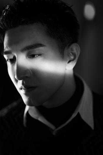 金瀚帅气俊朗时尚写真图片第4张