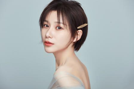 高清女星冯若绮美艳动人写真图片第2张