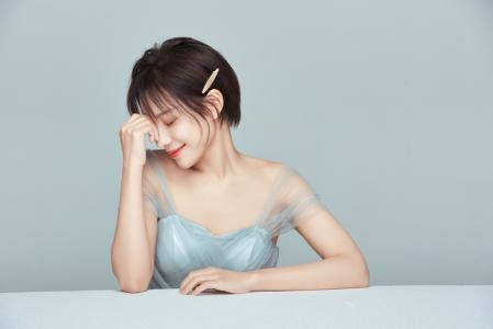 高清女星冯若绮美艳动人写真图片第4张