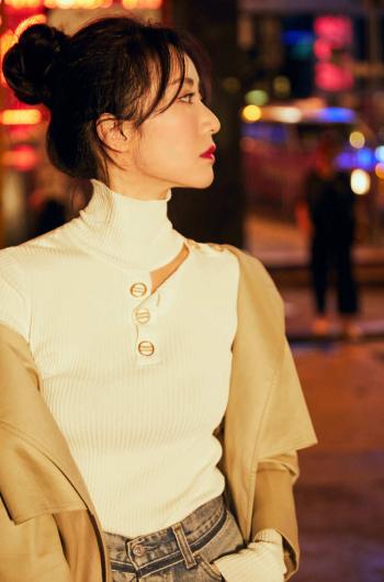 李念性感撩人时尚写真图片第5张