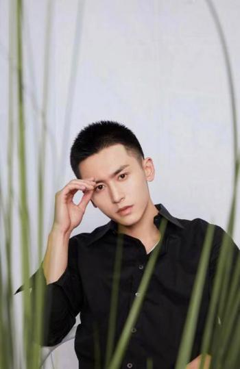 张哲瀚图片 _ 第(1)张