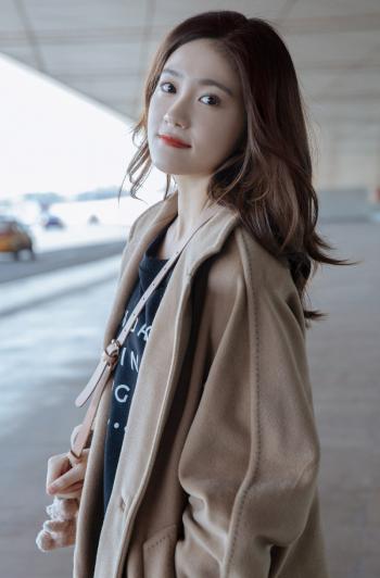 中国内地海市女演员汤梦佳清新温婉居家写真图片第2张