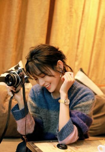 马思纯清新淡雅活动写真图片第3张