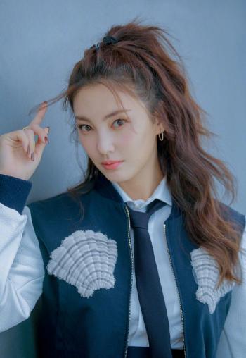 高清内地山东德州女演员性感熟女明星张雨绮写真图片下载第1张