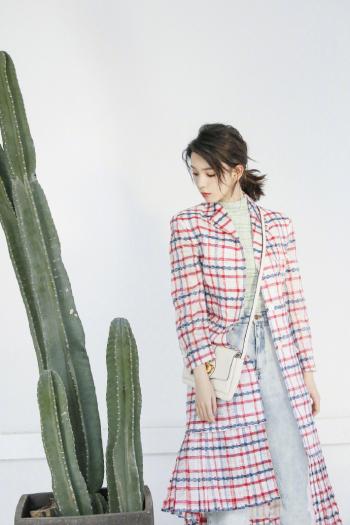中国内地四川省攀枝花女演员人气演员陈瑶俏皮可爱写真图片第3张