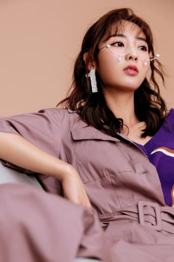 高清中国内地北京朝阳女演员邢菲糖果味少女桌面壁纸第0张