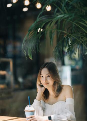 中国内地安徽女演员海铃性感妩媚活动写真图片第2张