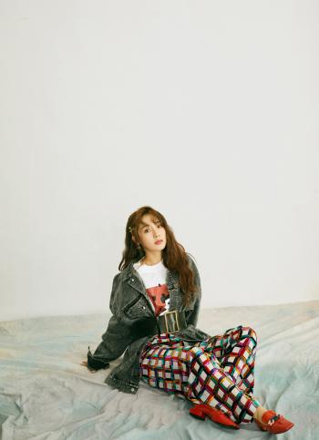 高清中国内地北京朝阳女演员邢菲妩媚动人写真桌面壁纸第3张
