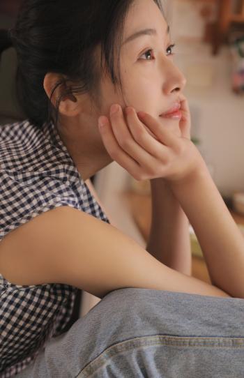 美女王双图片 _ 第(1)张