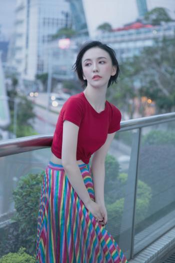 吕佳容图片 _ 第(2)张