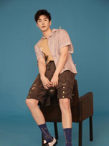 中国内地男演员彦希许晓诺情人节主题写真图片第3张