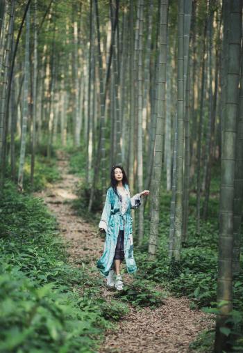 江浙卫视喜剧总动员主持人朱亚丽图片第2张