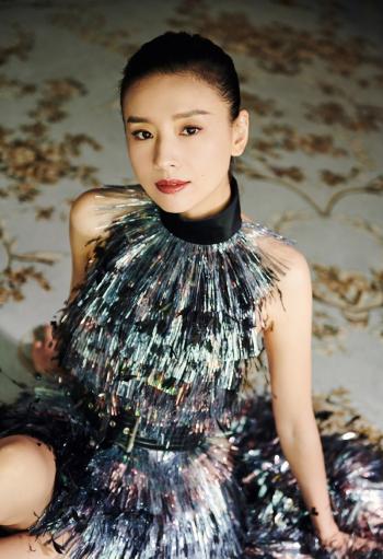 董洁图片  董洁黑白性感写真图片第5张