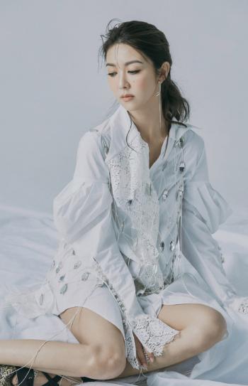 薛凯琪性感时尚光影写真图片第3张