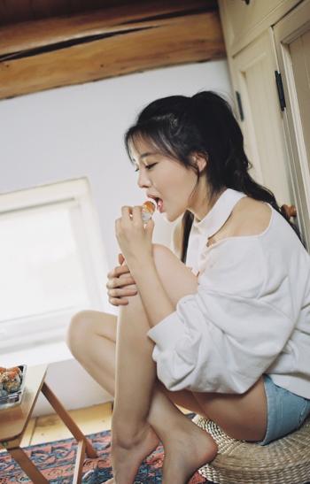 大陆山东济南女明星张璇时尚活力街拍图片第0张