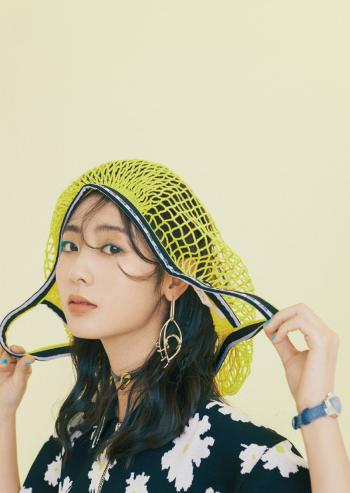 高清中国内地北京朝阳女演员邢菲妩媚动人写真桌面壁纸第0张