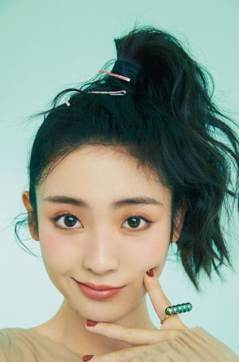 高清中国内地北京朝阳女演员邢菲妩媚动人写真桌面壁纸第1张