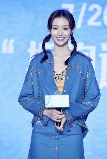 盖玥希黄裙优雅时尚写真图片第5张