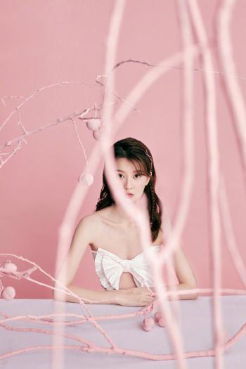 高清中国内地黑龙江省哈尔滨女演员乔欣甜美养眼写真图片桌面壁纸第1张