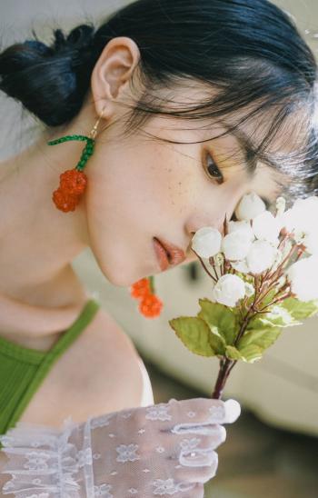 中国内地女广东陆丰模特章乐韵吊带裙迷人写真图片第1张