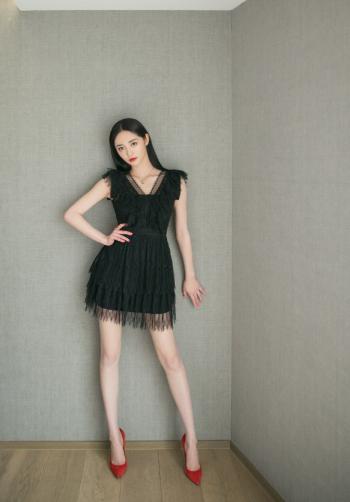 美女周洁图片 _ 第(1)张