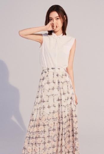 美女高露图片 _ 第(6)张