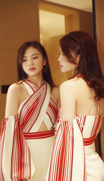 黄英图片 _ 第(1)张