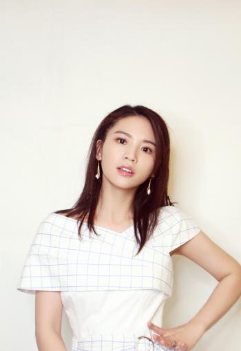 黄英图片 _ 第(1)张