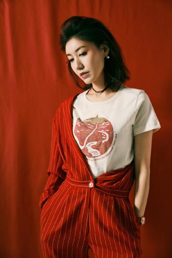 美女高露图片 _ 第(1)张