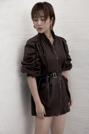高清辽宁省丹东市宽甸满族自治美女马丽红色高叉长裙性感写真图片第6张