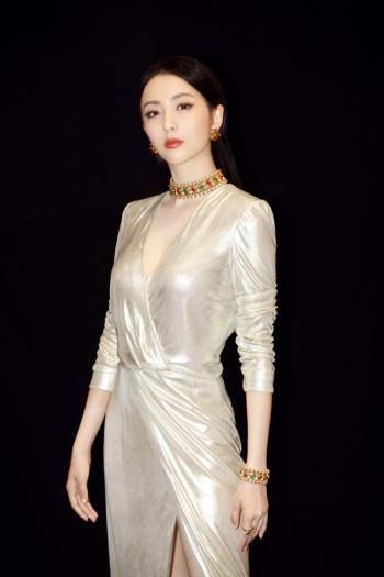 高清中国内地新疆伊犁影视女演员佟丽娅超A性感高清桌面壁纸第3张