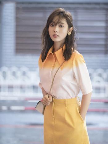 高清中国内地北京朝阳女演员邢菲妩媚动人写真桌面壁纸第1张