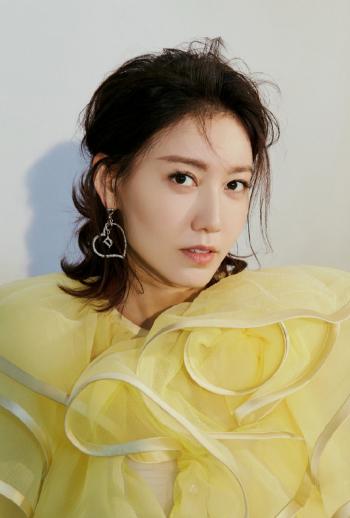 美女高露图片 _ 第(1)张