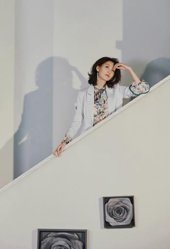 美女高露图片 _ 第(1)张