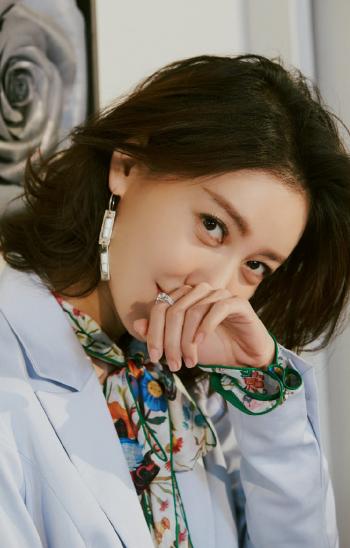 美女高露图片 _ 第(9)张