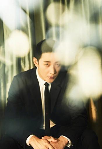 罗晋魅力型男冬日户外写真图片第2张