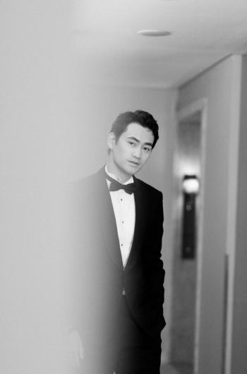 武汉男明显袁弘色彩写真帅气图片桌面壁纸第6张