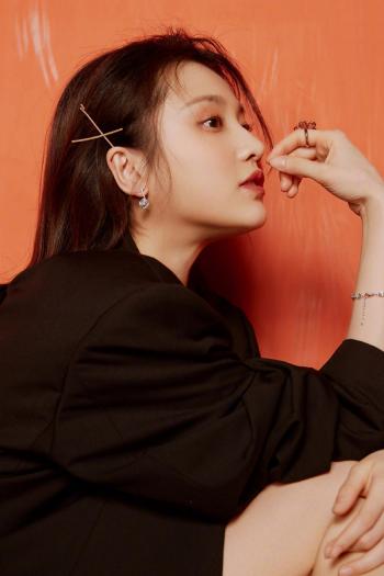 中国内地女演员谋女郎张慧雯如梦如幻唯美写真图片第1张