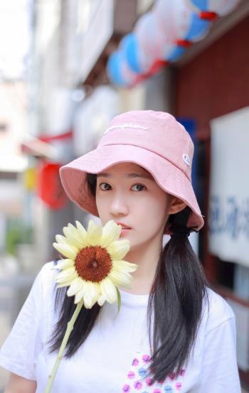 中国内地海市女演员汤梦佳清新温婉居家写真图片第3张