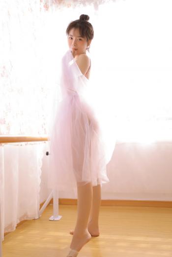 艺校美女模特舞蹈服装性感诱惑写真第2张