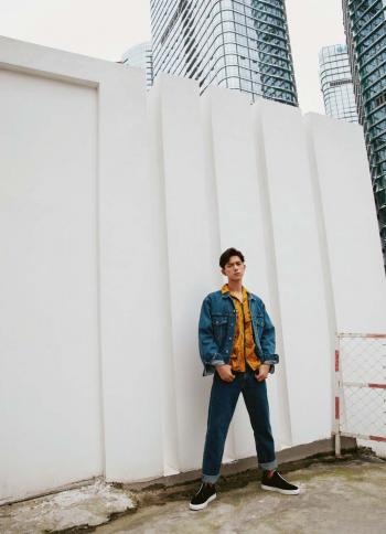 中国内地湖北荆州男演员李现男友力十足休闲写真图片第3张