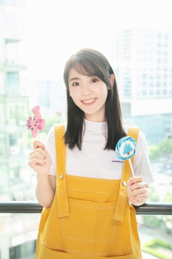 高清中国内地北京朝阳女演员邢菲清爽唯美高清桌面壁纸第2张