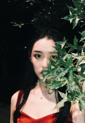 蒋依依仙气白裙清纯高清桌面壁纸第3张