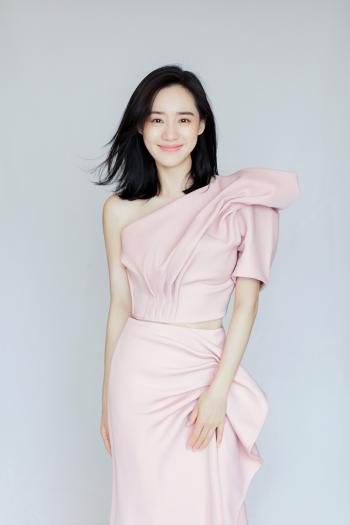 高清中国内地新生代功夫女明显王智性感优雅美丽写真图片第0张