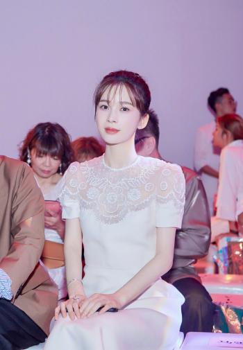 赵樱子时尚百变写真图片第2张