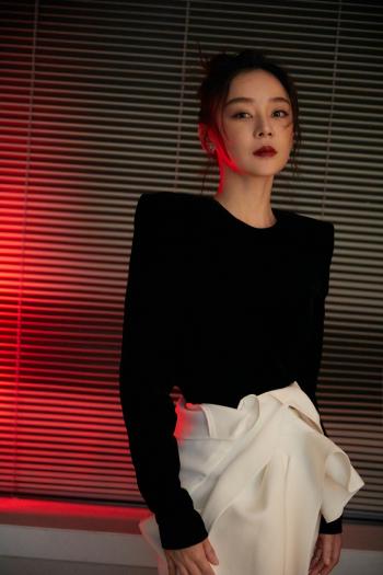 高清中国内地影视湖北省襄阳女演员袁姗姗薄纱蛋糕性感图片桌面壁纸第3张