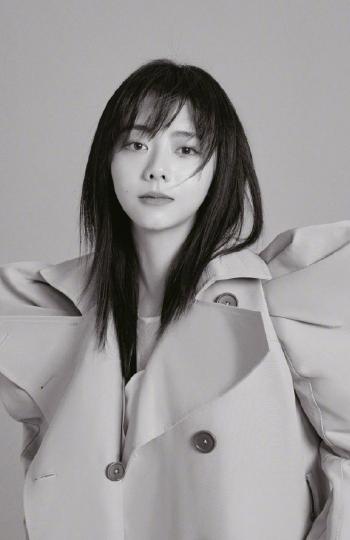 中国内地四川泸州影视女演员可爱女星谭松韵清纯静美写真第0张